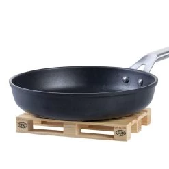 Labyrinth Palette Trivet - Houten Onderzetter Voor Pannen (19x12,8) 9 Labyrinth Palette Trivet - Houten Onderzetter Voor Pannen (19x12,8) -Het originele servies. 1000072329 0104