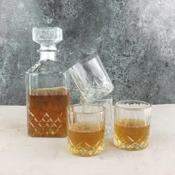 Orange85 Whisky Karaf Met 4 Glazen 5- Delig Transparant 900/230 Ml Glas Set -Het originele servies. 1000077206 0110