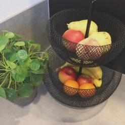 Orange85 Fruitschaal Zwart Etagere Fruitmand 2 Lagen 8 Orange85 Fruitschaal Zwart Etagere Fruitmand 2 Lagen -Het originele servies. 1000083473 0110