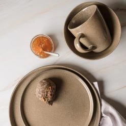 Dutch Rose Bord 27 Cm Camel -Het originele servies. 1000085860 0102