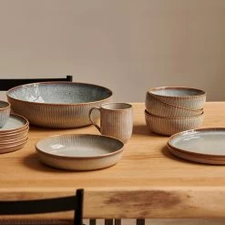 Dutch Rose Sapphire Bord 21.5 Grijs -Het originele servies. 1000087945 0103