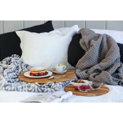 Teakhaus Elegant Collection - Serveerplank Hout Rond 33cm 7 Teakhaus Elegant Collection - Serveerplank Hout Rond 33cm -Het originele servies. 1000088149 0110