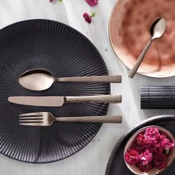 Amefa Felicity - 24-delige Bestekset Voor 6 Personen - Rosé Champagne 6 Amefa Felicity - 24-delige Bestekset Voor 6 Personen - Rosé Champagne -Het originele servies. 1000089335 0101