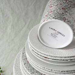 Laura Ashley Giftset 2 Borden Plat 23 Cm 9 Laura Ashley Giftset 2 Borden Plat 23 Cm -Het originele servies. 1000093029 0103