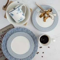 Laura Ashley Set 16 Delig Servies 4 Persoons -Het originele servies. 1000093052 0102
