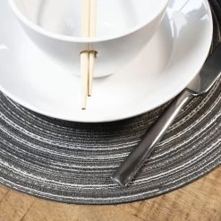 Krumble Placemat Rond - Zilver/grijs 9 Krumble Placemat Rond - Zilver/grijs -Het originele servies. 1000099172 0103