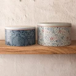 Laura Ashley Set 2 Blikken Daniela En Peacock Rood -Het originele servies. 2abd46b3951a4c7ca3eebbd721a07c47